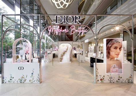 dior millefiori pop up|dior star studded party.